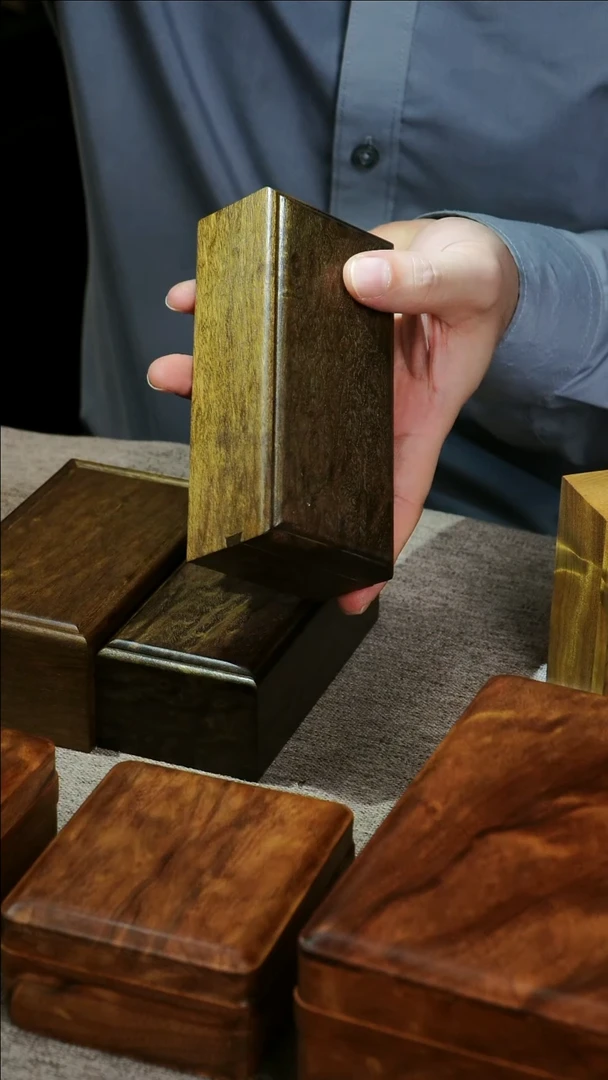 金丝楠枭*小叶桢楠一木一器机关盒雨滴龙胆纹