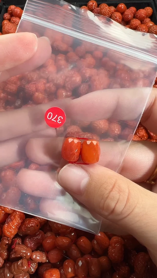 颈饰未镶嵌南红玛瑙1