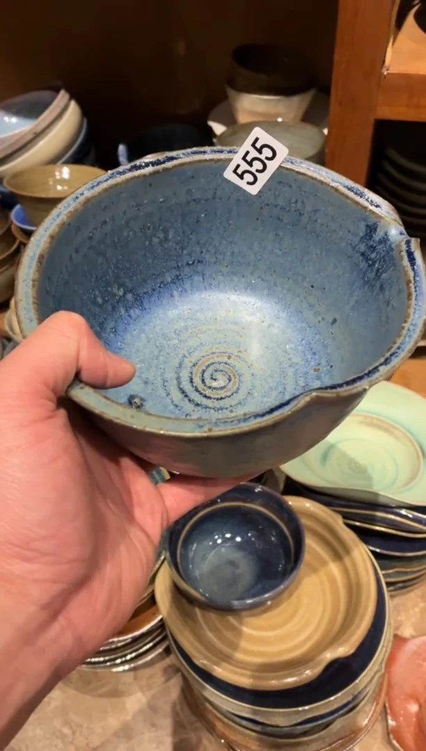 瓷片?****哇555  微瑕哑光蓝手工碗1个