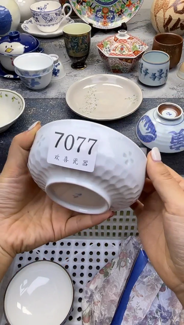 瓷片L****卡           7077
