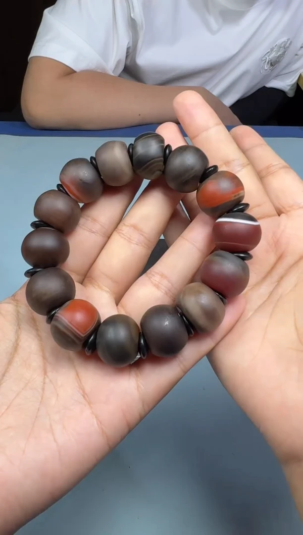 玛瑙/玉髓颈饰未镶嵌1
