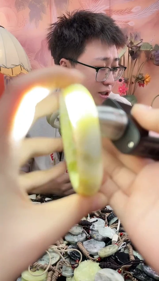 未镶嵌岫玉颈饰英**爽·