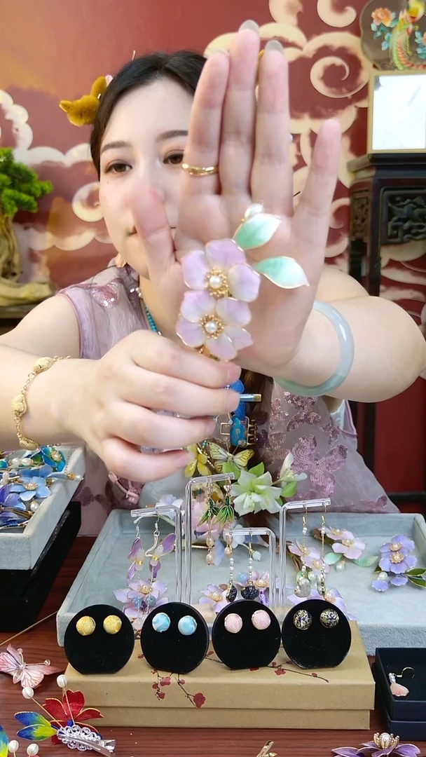 刺绣纯手工非遗绒花边夹
