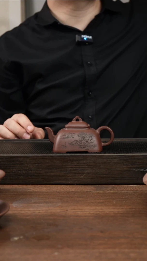 茶杯紫砂南**在紫泥觚棱    刻绘    140CC