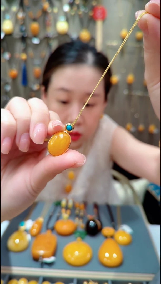 蜜蜡银S925镀金镶嵌珠宝奇石﹣F261蜜蜡吊坠