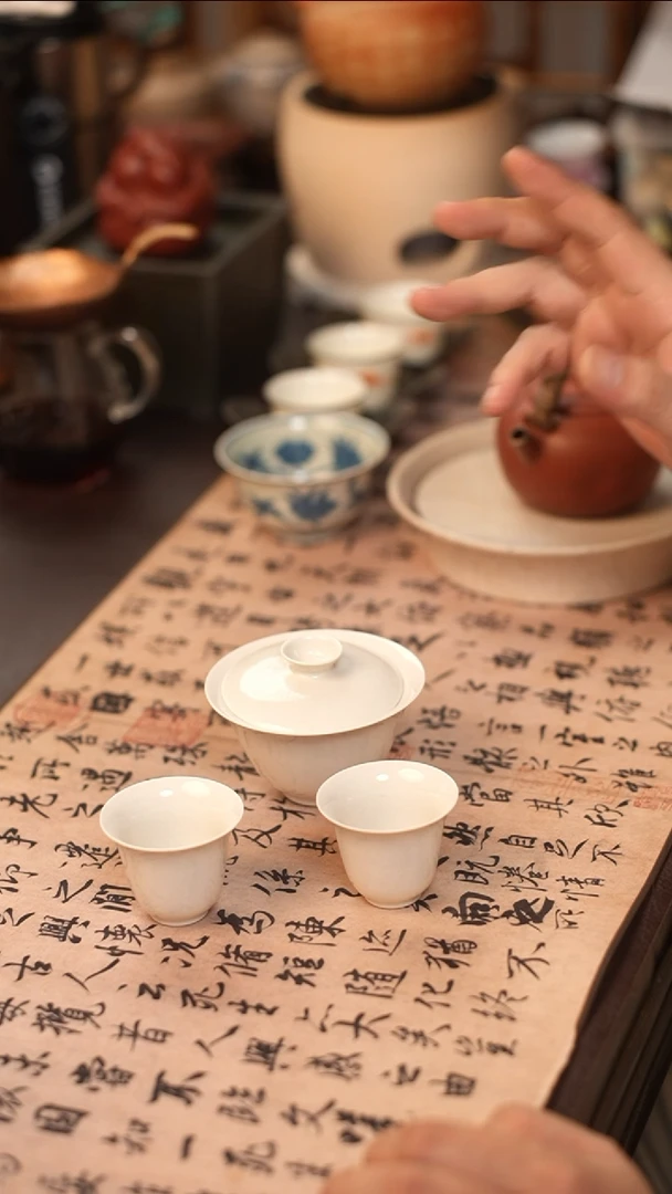 杯草木灰一人饮一盖碗 二杯