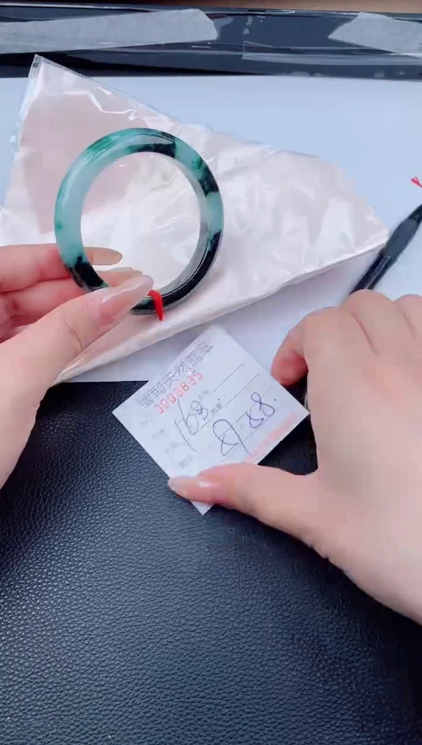 未镶嵌手镯翡翠天然翡翠手镯
