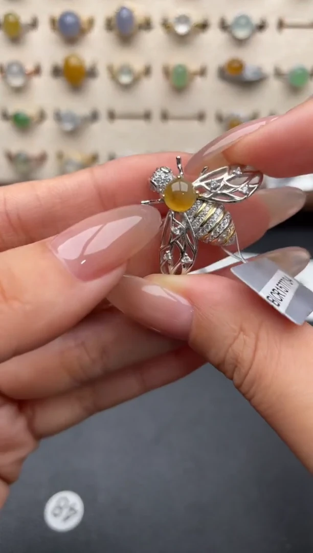 未镶嵌戒指翡翠一物一证一礼盒