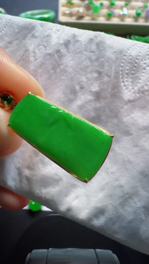 吊坠(不含链)18K金镶嵌翡翠2380