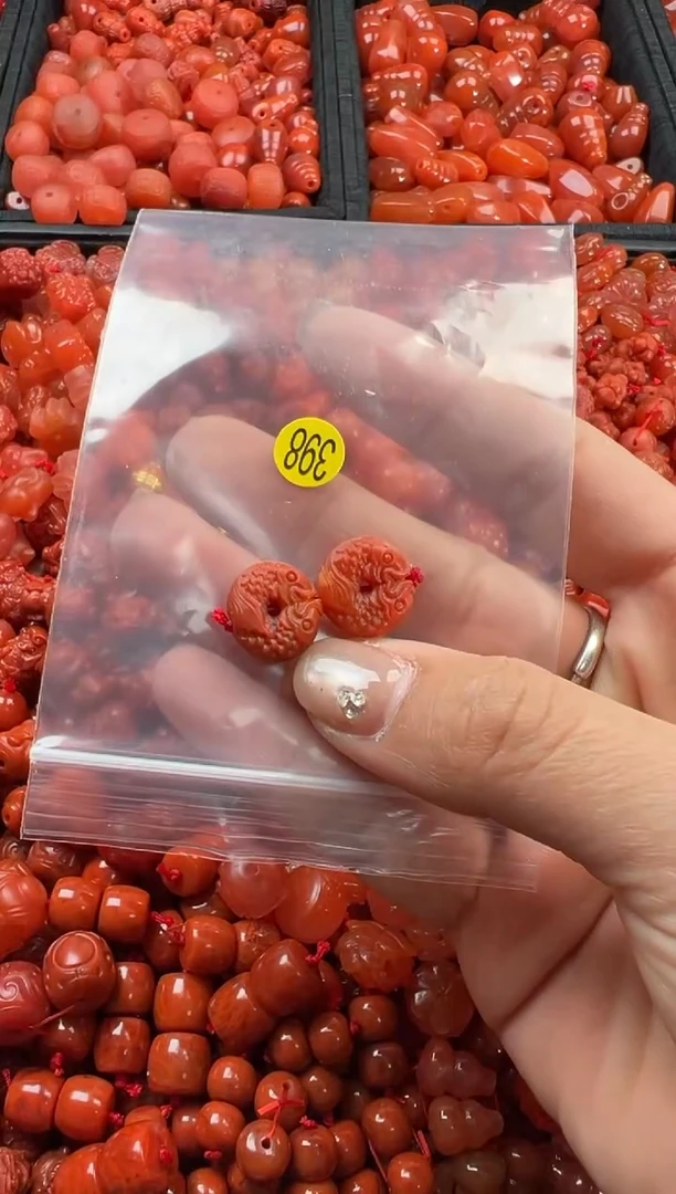 【闪购商品】南红玛瑙颈饰未镶嵌1
