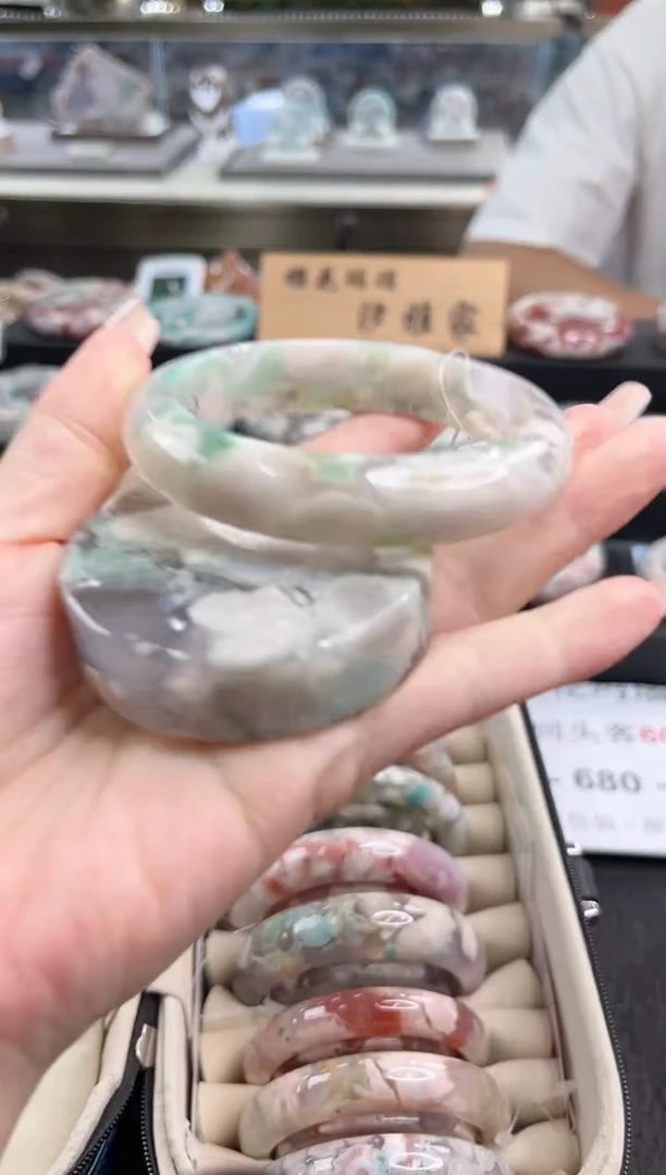未镶嵌手镯石英质玉尘*丷圈口（赠品镯心）