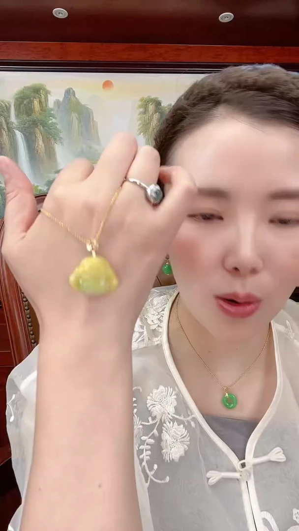 翡翠未镶嵌吊坠(赠链)黄翡佛公