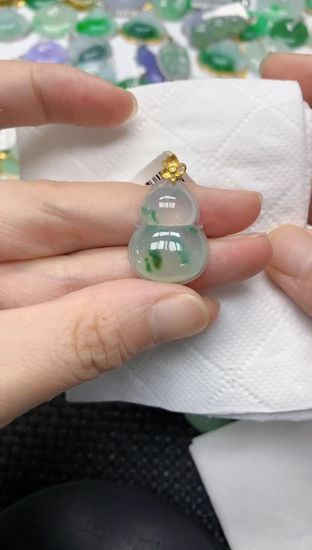 翡翠18K金镶嵌颈饰11111111