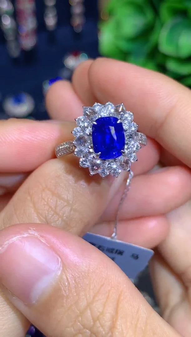 戒指蓝宝石18K金镶嵌2.13ct