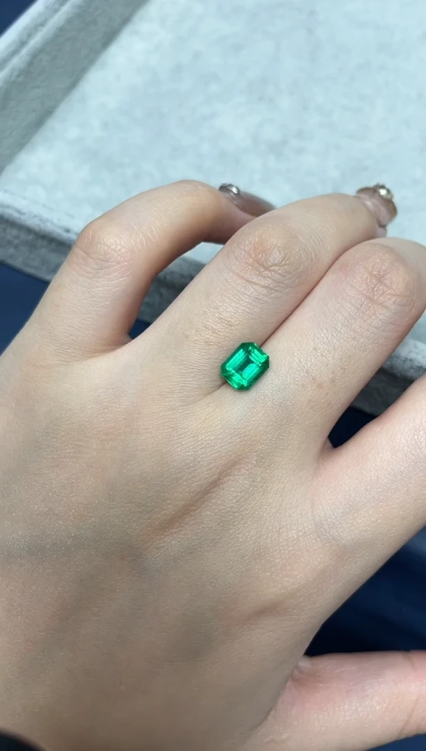 【闪购商品】祖母绿裸石未镶嵌1.62ct微油沃顿绿赞比亚