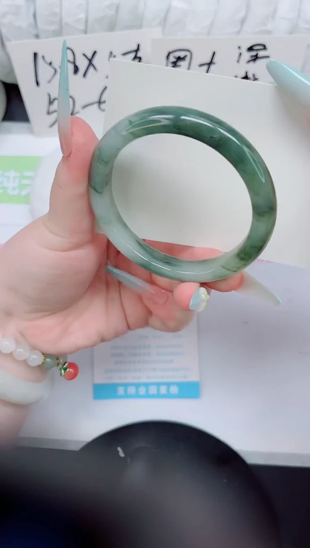 石英质玉手镯未镶嵌b143-