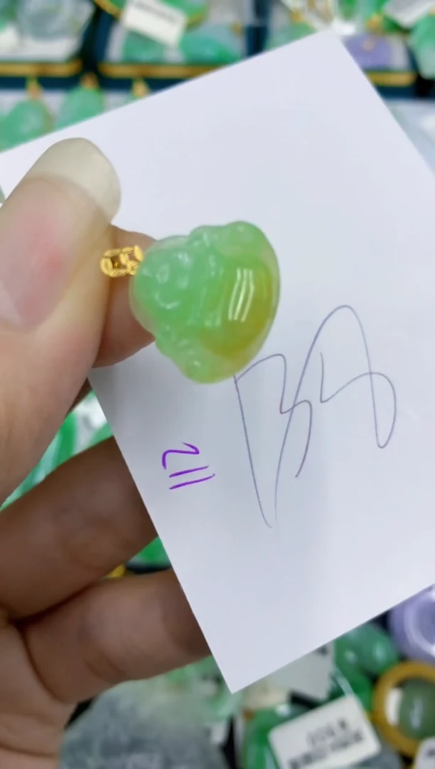 翡翠18K金镶嵌颈饰1111111111