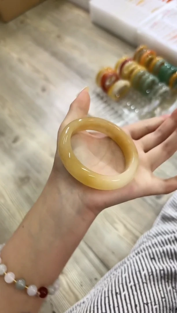 未镶嵌手镯石英质玉106-59HU