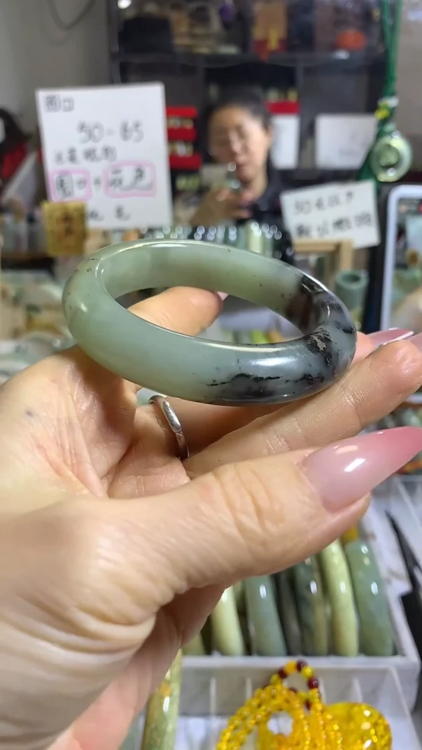 未镶嵌岫玉手镯8 53+ 包容