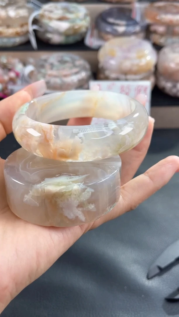 未镶嵌手镯石英质玉63