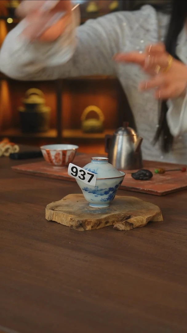 微瑕 包铜青花山水葫芦盖碗.937