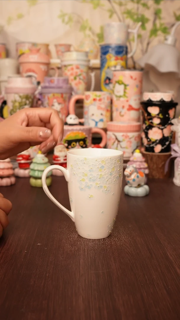 陶景德镇手绘的杯子