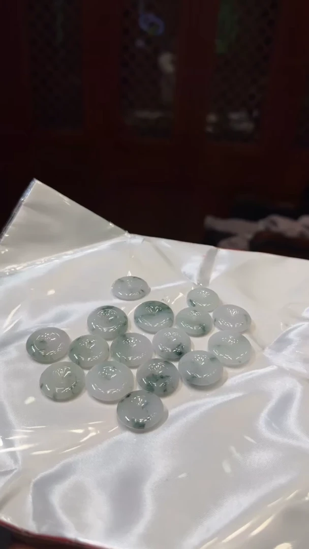 【闪购商品】翡翠手镯未镶嵌飘花平安扣随机发一