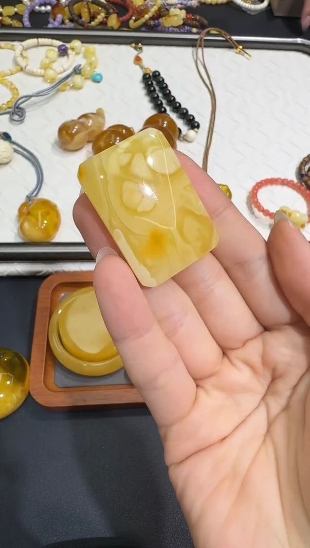 未镶嵌琥珀裸石X0625-1195-650