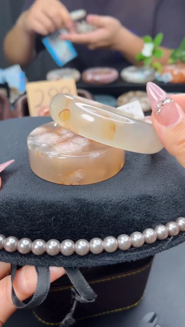 石英质玉手镯未镶嵌赠送镯心（61圈口）