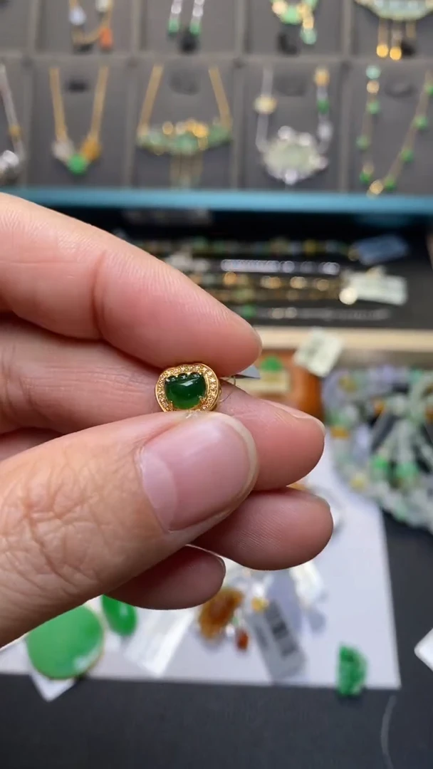 颈饰18K金镶嵌翡翠净货37438