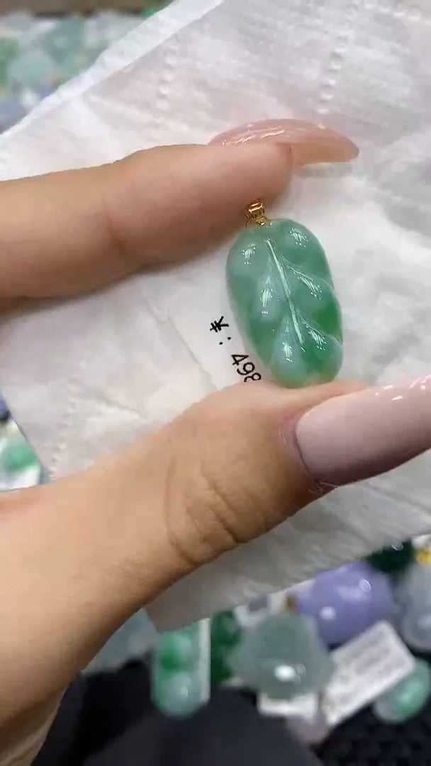 颈饰18K金镶嵌翡翠111111111111