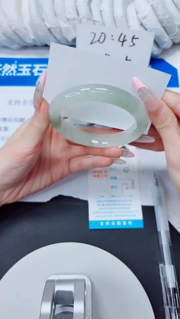 石英质玉手镯未镶嵌289/58.2