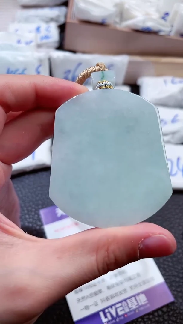 【闪购商品】翡翠未镶嵌颈饰00004308