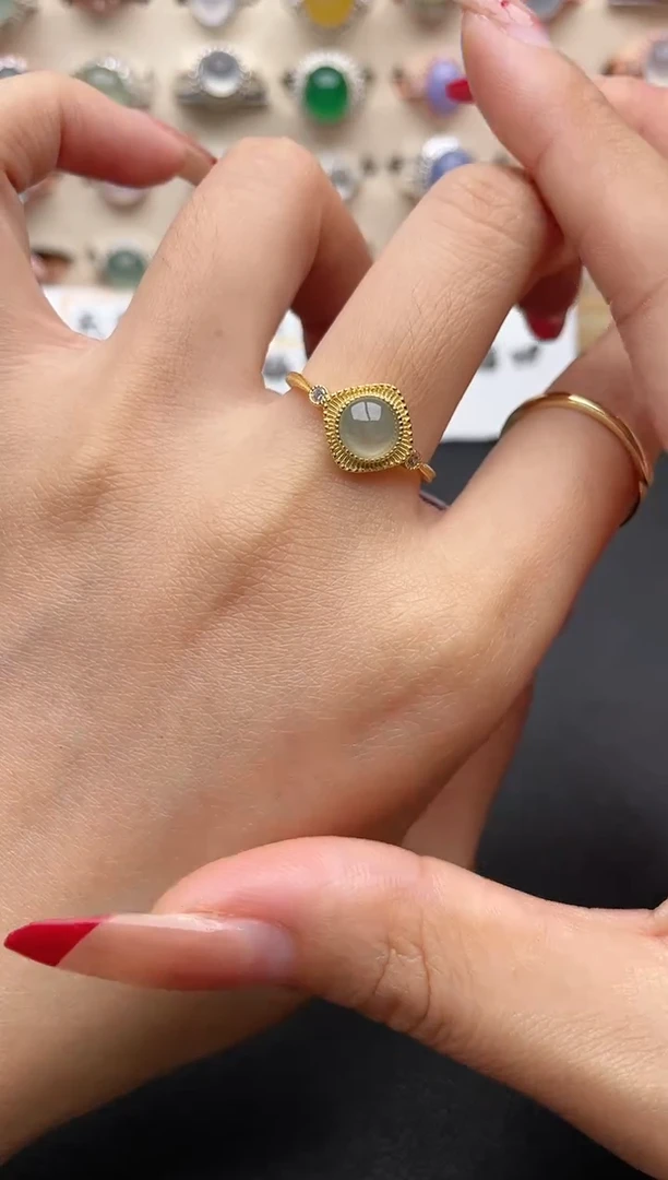 【闪购商品】翡翠戒指银S925镶嵌一物一证一礼盒