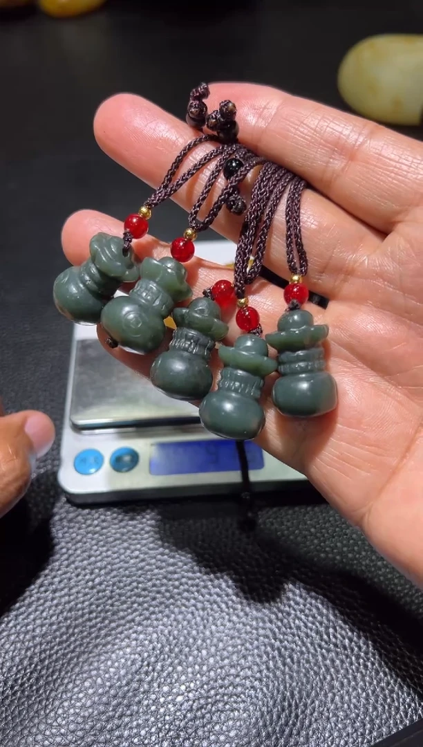 和田玉未镶嵌吊坠(赠链)新疆和田玉吊坠