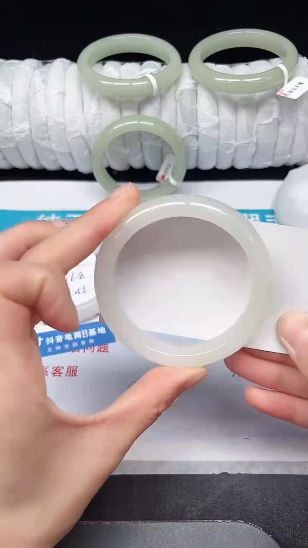未镶嵌手镯石英质玉156-56/57