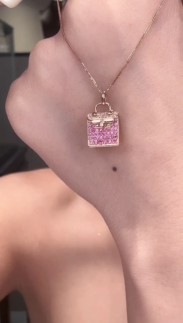 18K金镶嵌吊坠（不含链）钻石粉色包包吊坠