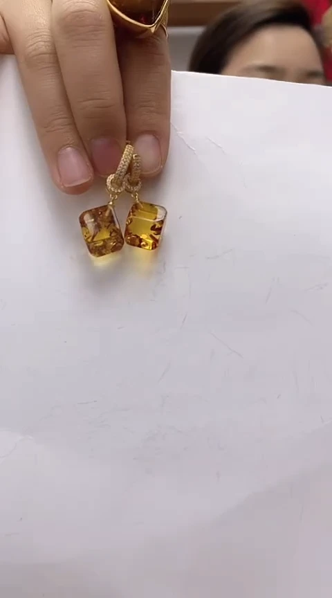 【闪购商品】琥珀裸石银S925镶嵌花珀耳坠