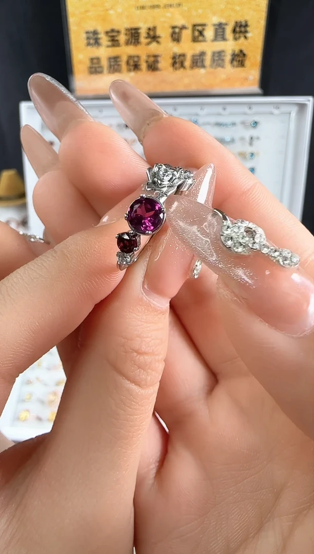 【闪购商品】石榴石戒指银S925镶嵌镁铝玫瑰花戒指