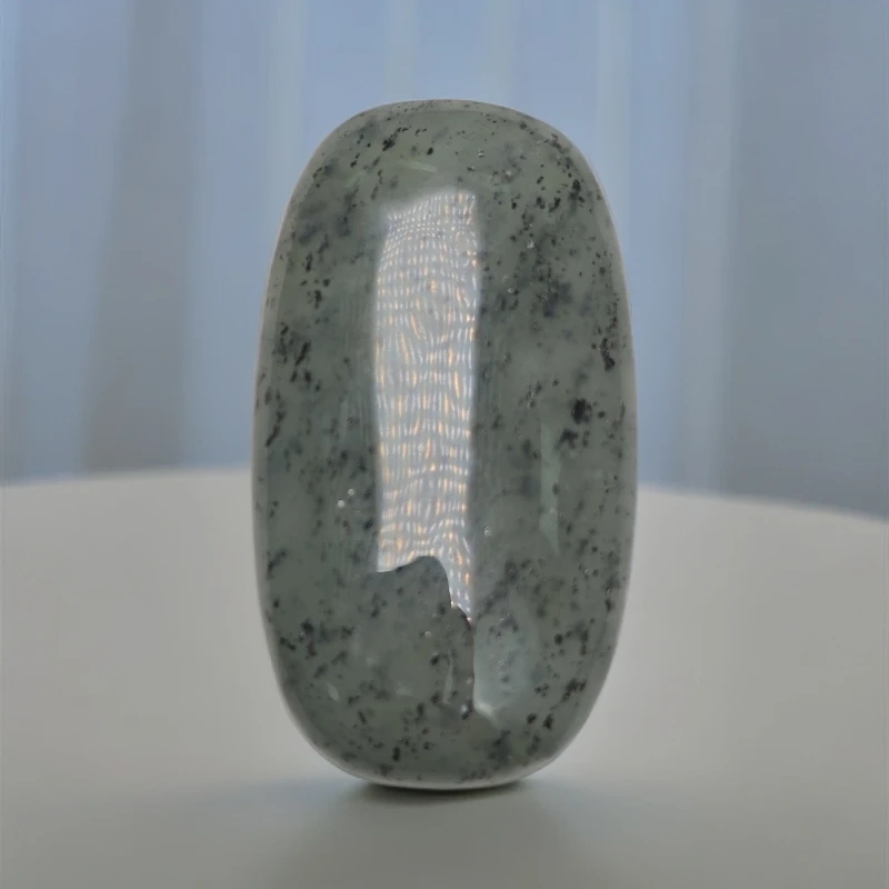 天然和田玉卡35点墨青花无事牌（多样性发一）  1057