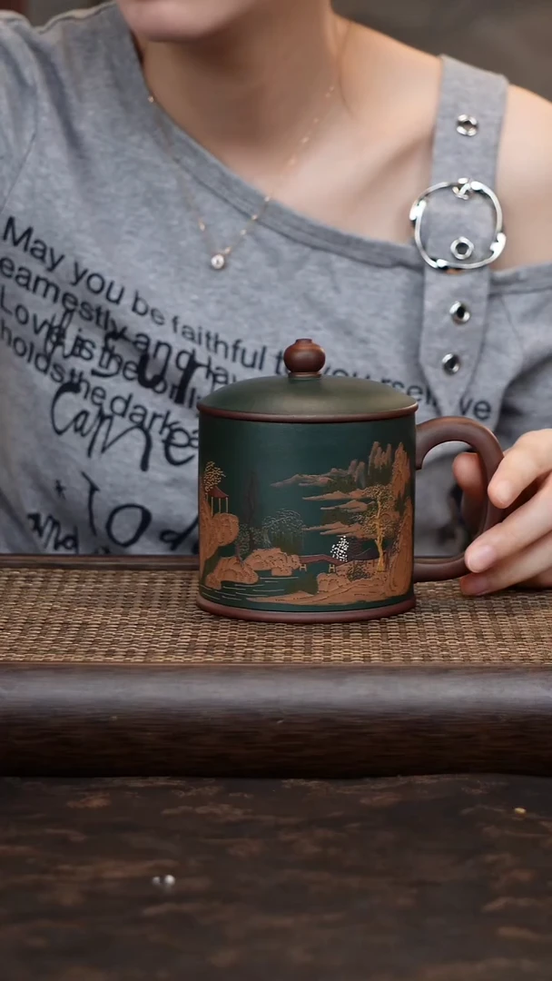 茶杯紫砂墨绿山水