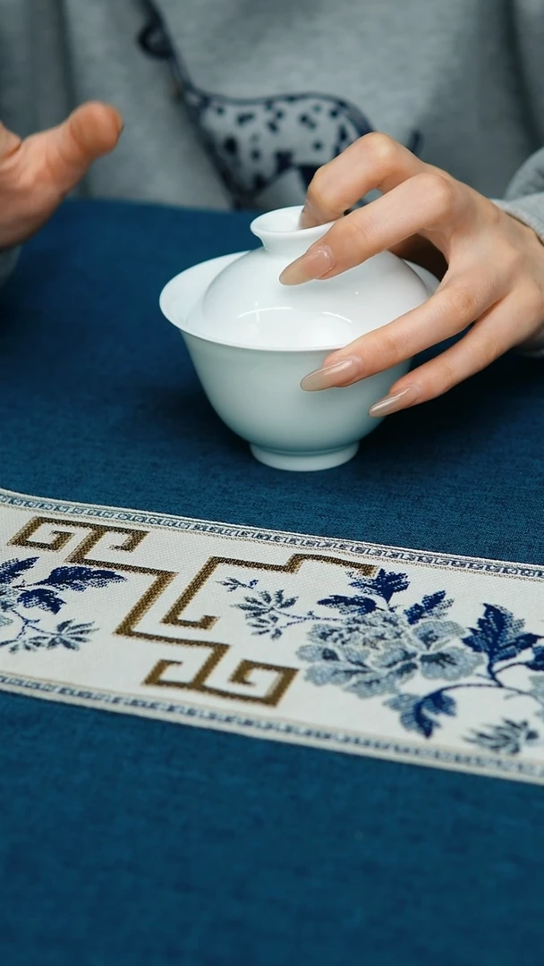 【闪购商品】微瑕二才元宝盖碗150介意勿拍，不退不换