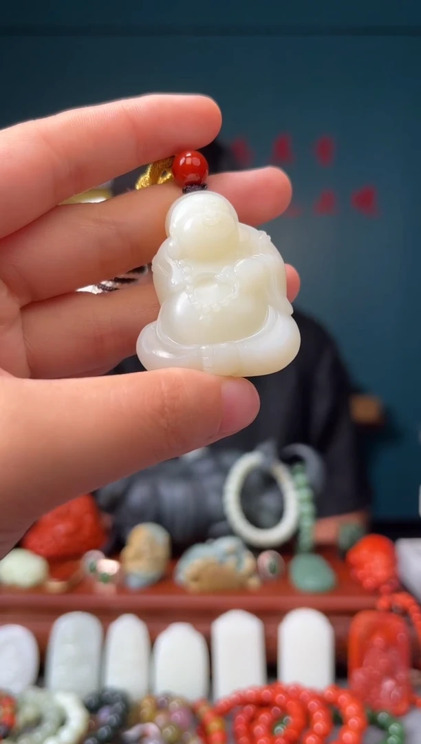 和田玉未镶嵌颈饰吊坠