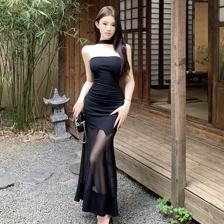 性感纯欲黑色抹胸挂脖连衣裙女夏季网纱拼接设计感收腰显瘦长裙子