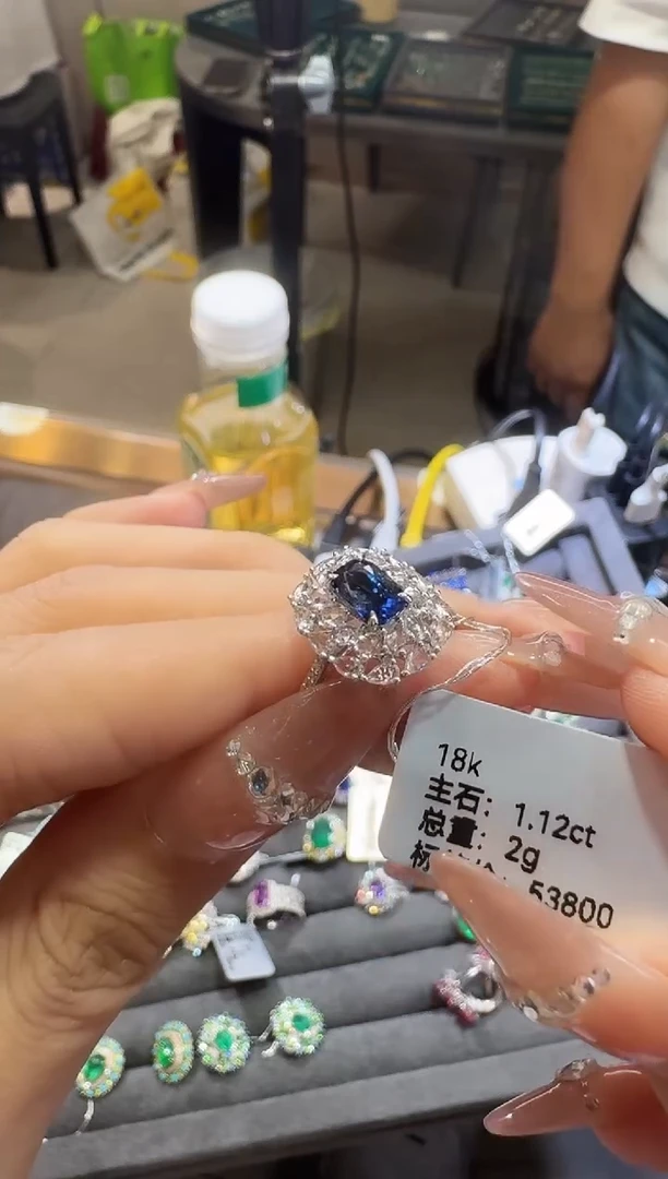 戒指蓝宝石18K金镶嵌1.12ct