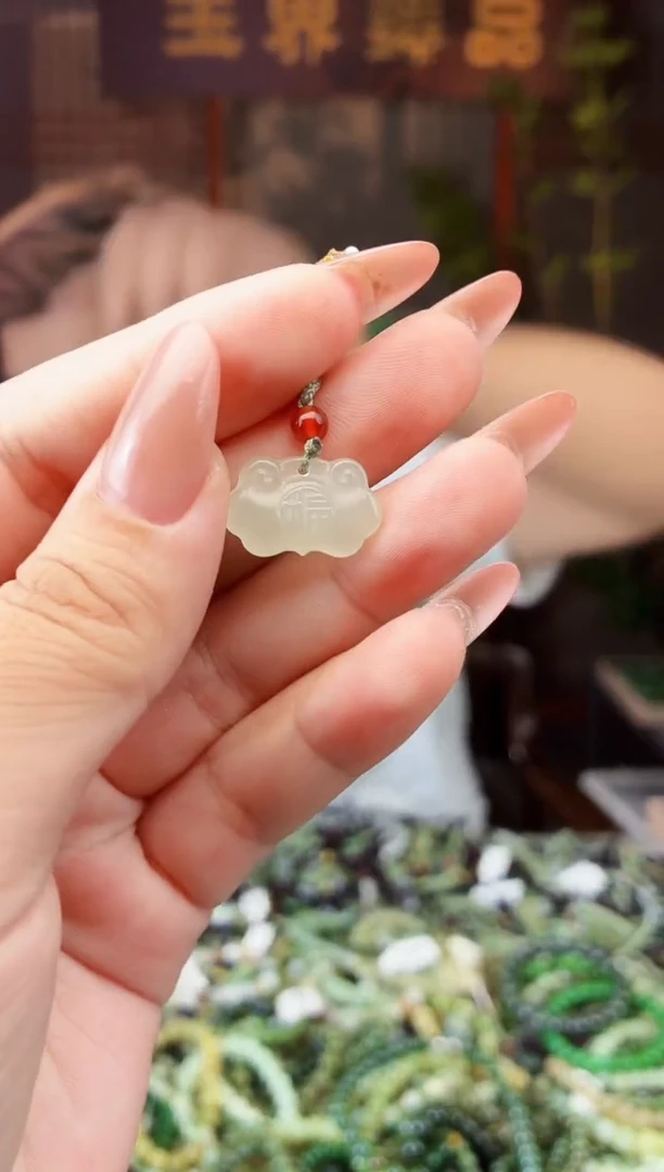 和田玉未镶嵌颈饰拍一发一