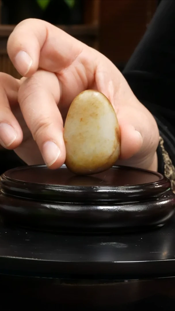 【闪购商品】和田玉吊坠(不含链)未镶嵌32.6克和田玉原石