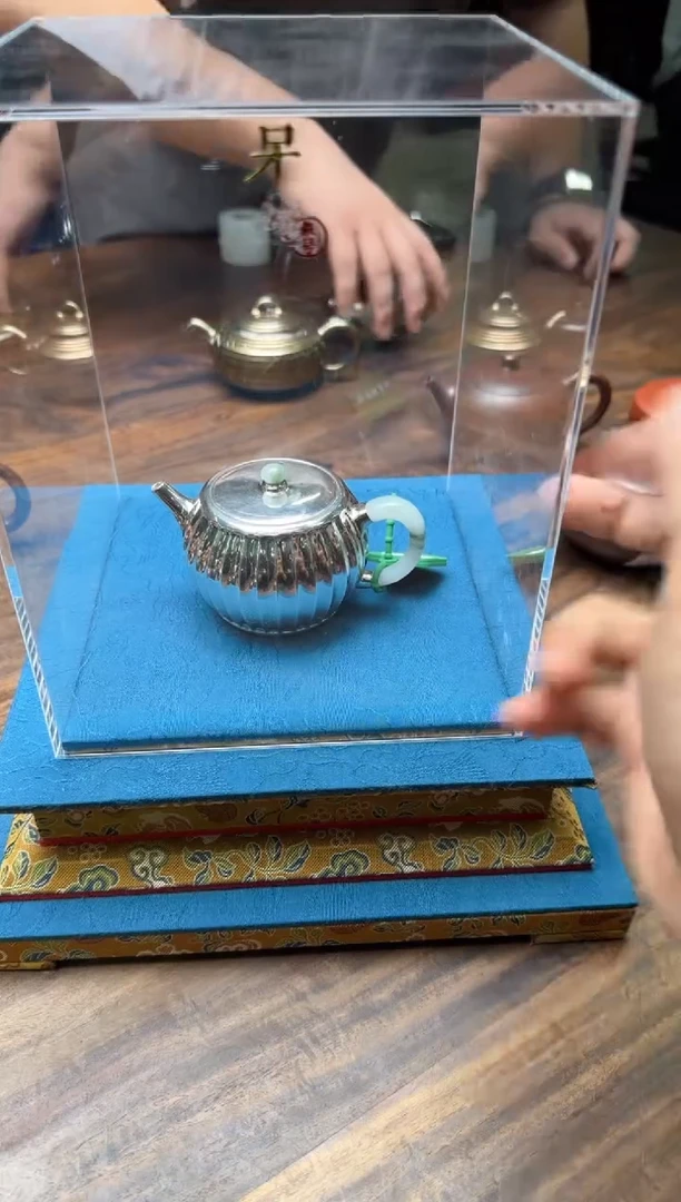 寸发标 手作錾刻菊瓣纹白玉 汉方壶