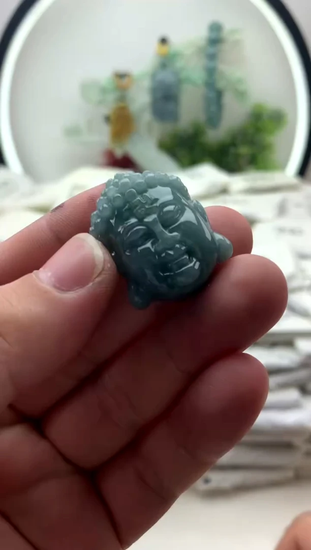 翡翠未镶嵌颈饰挂件