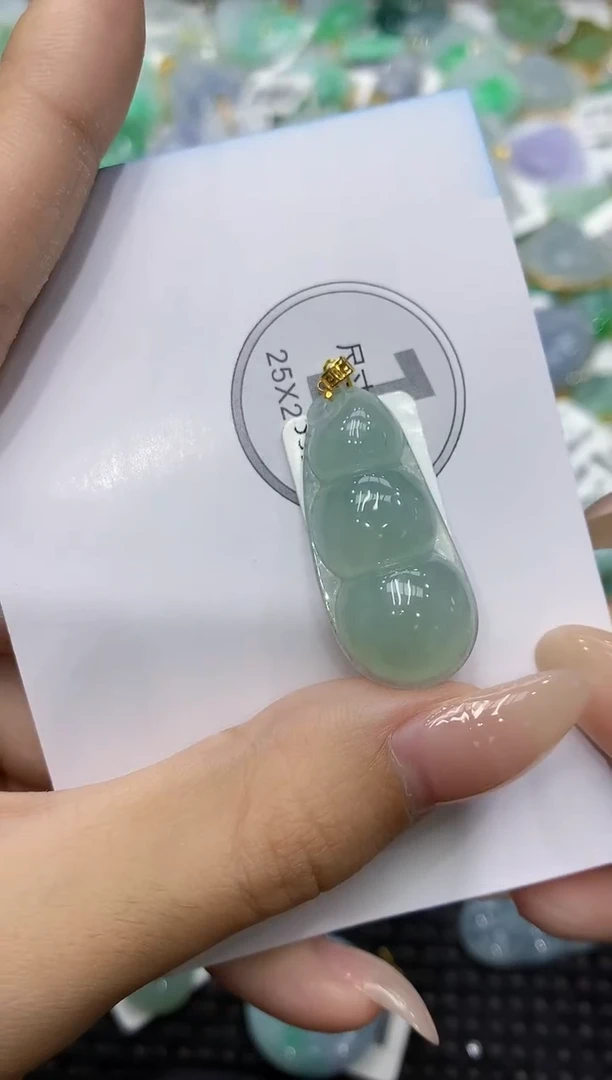 颈饰18K金镶嵌翡翠111111111111